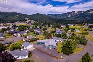 541 Cochran Ln, White Salmon, WA 98672 - Photo 3
