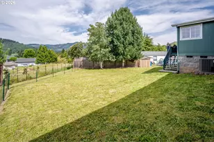541 Cochran Ln, White Salmon, WA 98672 - Photo 43