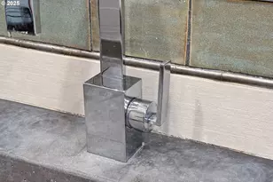 922 NW 11th Ave, Portland, OR 97209 - Photo 21