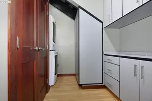 922 NW 11th Ave, Portland, OR 97209 - Photo 29