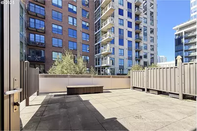 922 NW 11th Ave #104, Portland, OR 97209 - Photo 25