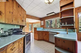 90357 Thomson Ln, Vida, OR 97488 - Photo 13