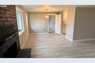 283 NE 34th Pl, Hillsboro, OR 97124 - Photo 5