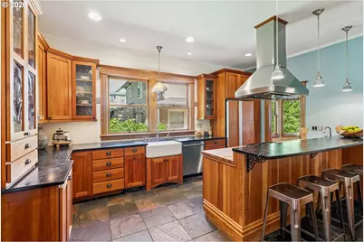 811 Oak St, Hood River, OR 97031 - Photo 11