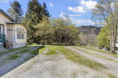 1313 N Old Pacific Hwy, Myrtle Creek, OR 97457 - Photo 3