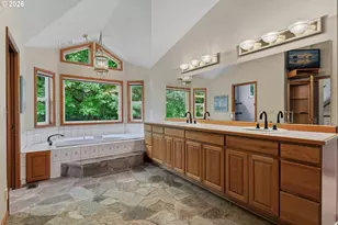 10902 S Huntington Dr, Oregon City, OR 97045 - Photo 31