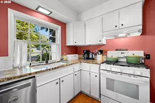 7939 SW 11th Ave, Portland, OR 97219 - Photo 15