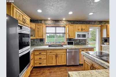 9293 Broadacres Rd NE, Aurora, OR 97002 - Photo 11