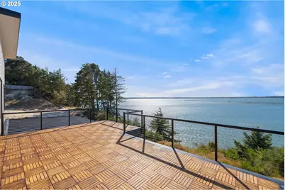 1940 Pacific View Ln, Coos Bay, OR 97420 - Photo 47