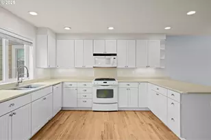 906 SW 7th St, Newport, OR 97365 - Photo 3