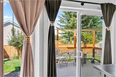 228 E 12th St, Lafayette, OR 97127 - Photo 11