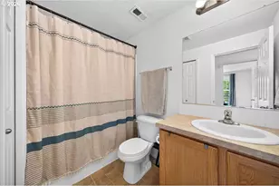 228 E 12th St, Lafayette, OR 97127 - Photo 27