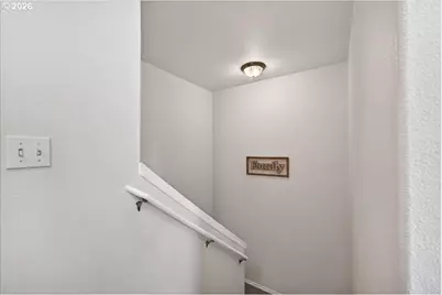 228 E 12th St, Lafayette, OR 97127 - Photo 17