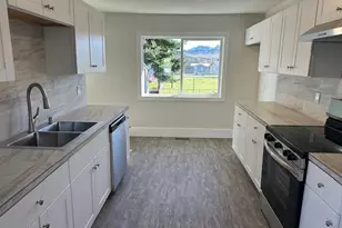 402 S 4th Ave, Kelso, WA 98626 - Photo 5