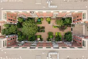 821 NW 11th Ave, Portland, OR 97209 - Photo 37