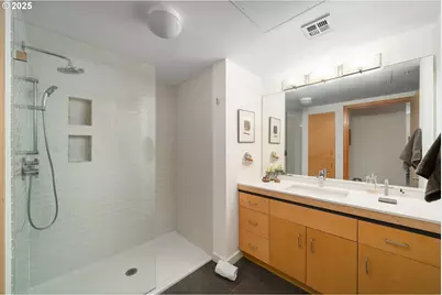 821 NW 11th Ave #321, Portland, OR 97209 - Photo 29