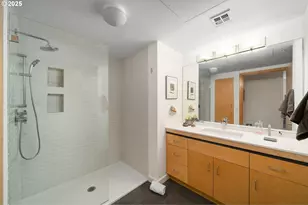 821 NW 11th Ave, Portland, OR 97209 - Photo 29