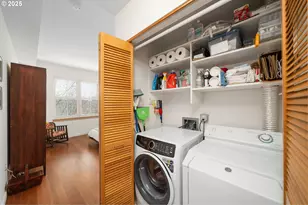 821 NW 11th Ave, Portland, OR 97209 - Photo 27