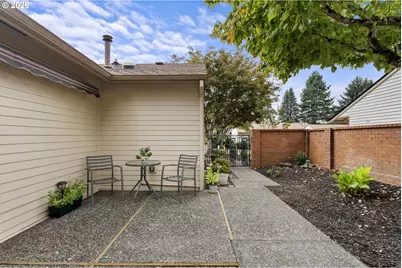 15845 SW Greens Way, Portland, OR 97224 - Photo 5