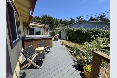 30388 Hillside Ter, Gold Beach, OR 97444 - Photo 9