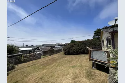 30388 Hillside Ter, Gold Beach, OR 97444 - Photo 11