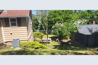 522 SE Hillside Dr, Roseburg, OR 97470 - Photo 5