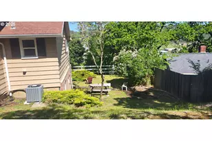 522 SE Hillside Dr, Roseburg, OR 97470 - Photo 5