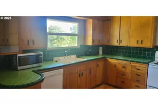 522 SE Hillside Dr, Roseburg, OR 97470 - Photo 17