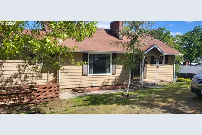 522 SE Hillside Dr, Roseburg, OR 97470 - Photo 3