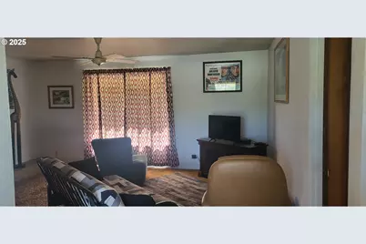 522 SE Hillside Dr, Roseburg, OR 97470 - Photo 11