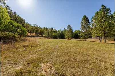 1219 NE Junker Ave, Roseburg, OR 97470 - Photo 5