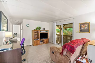1800 Lakewood Ct #127, Eugene, OR 97402 - Photo 17