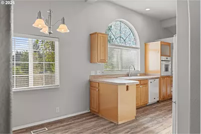 2138 Lynne Dr, North Bend, OR 97459 - Photo 9