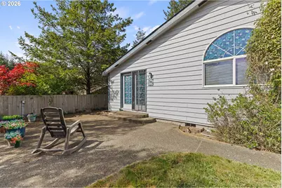 2138 Lynne Dr, North Bend, OR 97459 - Photo 35