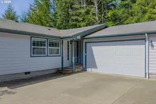 2138 Lynne Dr, North Bend, OR 97459 - Photo 3