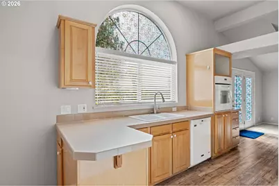 2138 Lynne Dr, North Bend, OR 97459 - Photo 11