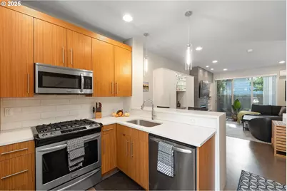 2013 SE Yamhill St, Portland, OR 97214 - Photo 5