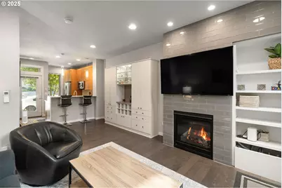 2013 SE Yamhill St, Portland, OR 97214 - Photo 9