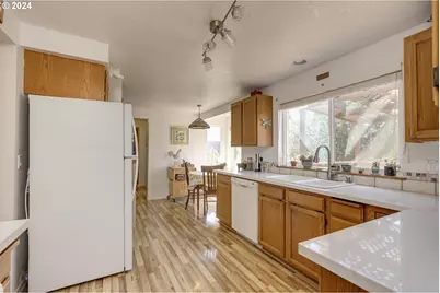 515 SE Palmer Ln, Dayton, OR 97114 - Photo 9