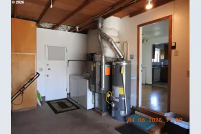 1415 Thompson Rd, Woodburn, OR 97071 - Photo 17