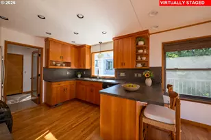 2445 SW Montgomery Dr, Portland, OR 97201 - Photo 9
