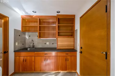 2445 SW Montgomery Dr, Portland, OR 97201 - Photo 15