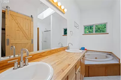 88600 Trout Pond Ln, Bandon, OR 97411 - Photo 25