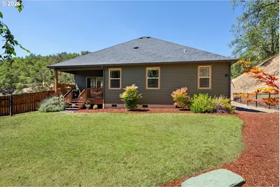 1795 NE Rocky Dr, Roseburg, OR 97470 - Photo 37