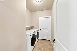 1795 NE Rocky Dr, Roseburg, OR 97470 - Photo 29
