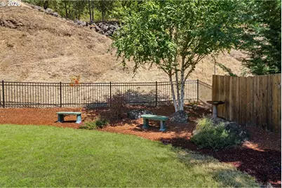 1795 NE Rocky Dr, Roseburg, OR 97470 - Photo 39