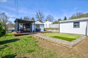 727 NE Jackson St, Roseburg, OR 97470 - Photo 5