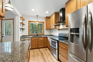 29051 Fox Hollow Rd, Eugene, OR 97405 - Photo 7