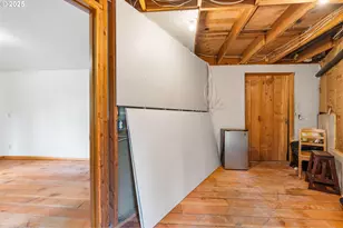 29051 Fox Hollow Rd, Eugene, OR 97405 - Photo 19