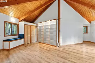 29051 Fox Hollow Rd, Eugene, OR 97405 - Photo 11